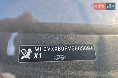 Вантажопасажирський фургон Ford Transit 2005 в 