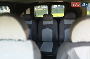 Вантажопасажирський фургон Ford Transit 2005 в 