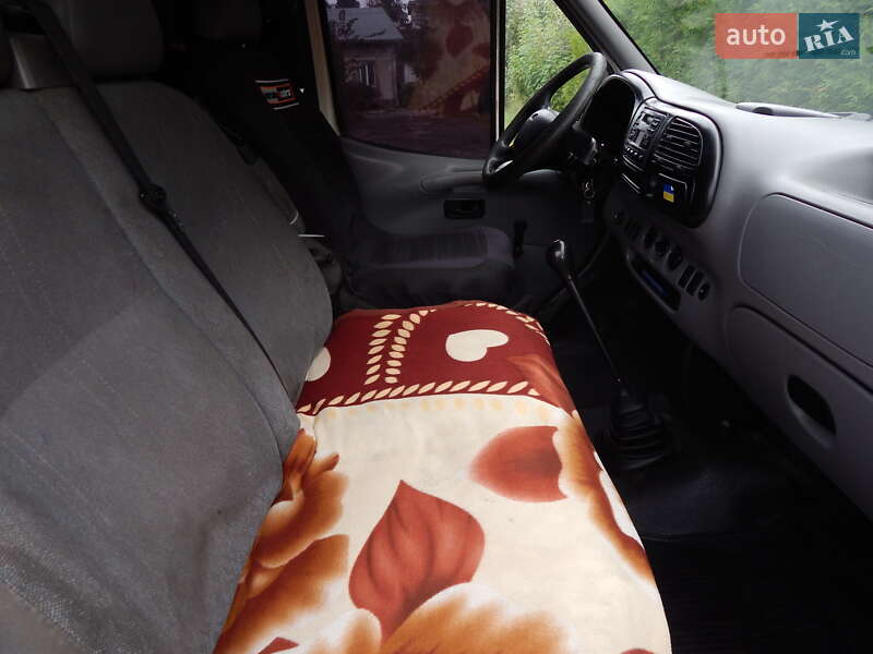 Вантажний фургон Ford Transit 1998 в Трускавці