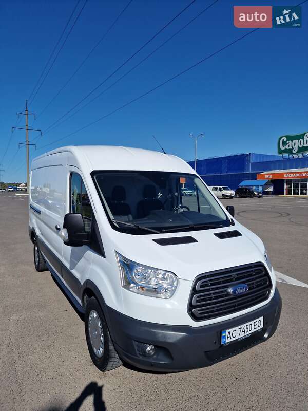 Грузовой фургон Ford Transit 2017 в Луцке