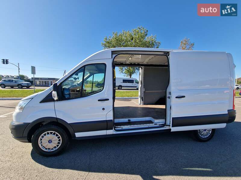 Грузовой фургон Ford Transit 2017 в Луцке