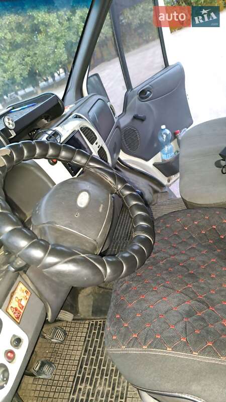 Грузовой фургон Ford Transit 2002 в Бобринце