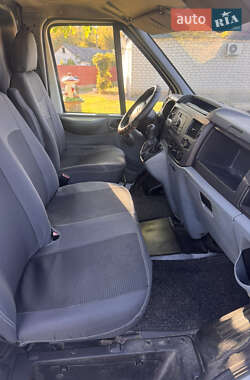 Грузовой фургон Ford Transit 2006 в 