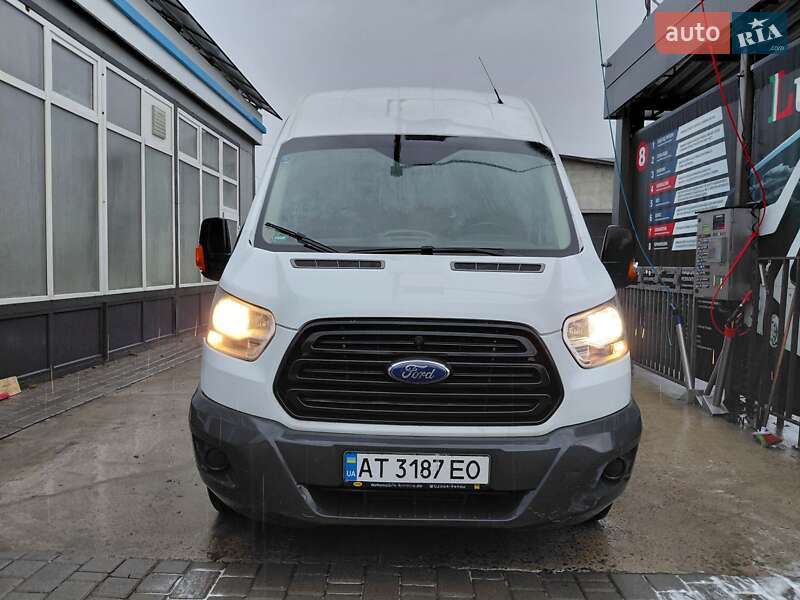Грузовой фургон Ford Transit 2016 в Ивано-Франковске