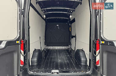 Грузовой фургон Ford Transit 2022 в 