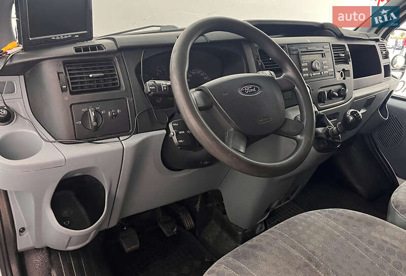 Вантажний фургон Ford Transit 2012 в Львові