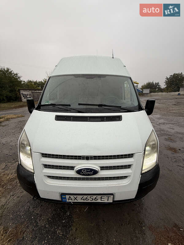 Грузовой фургон Ford Transit 2012 в 