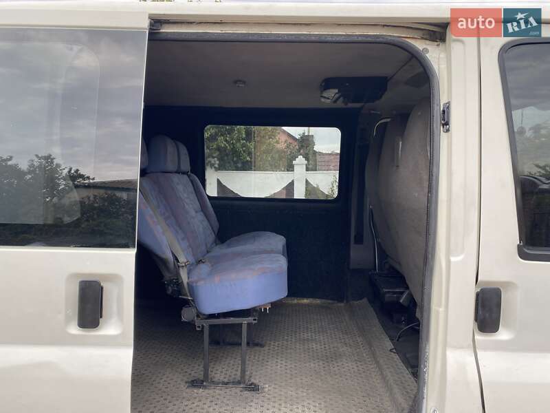 Грузопассажирский фургон Ford Transit 2003 в Николаеве