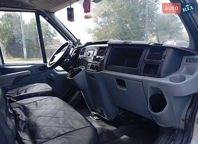 Вантажний фургон Ford Transit 2007 в Миколаєві