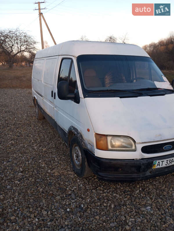 Вантажний фургон Ford Transit 1995 в Косові