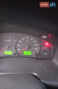 Грузопассажирский фургон Ford Transit 2003 в 