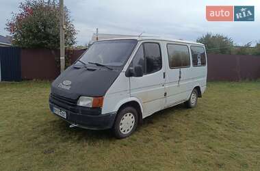 Грузопассажирский фургон Ford Transit 1986 в Ромнах