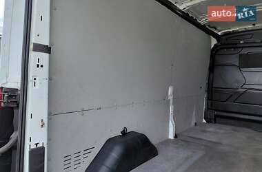 Грузовой фургон Ford Transit 2019 в 