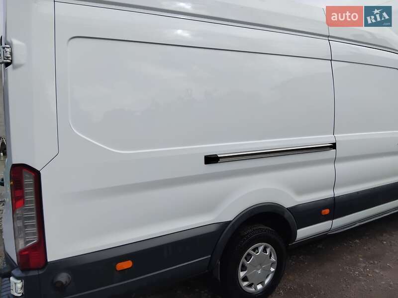 Вантажний фургон Ford Transit 2018 в Боярці