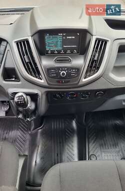 Вантажний фургон Ford Transit 2017 в 