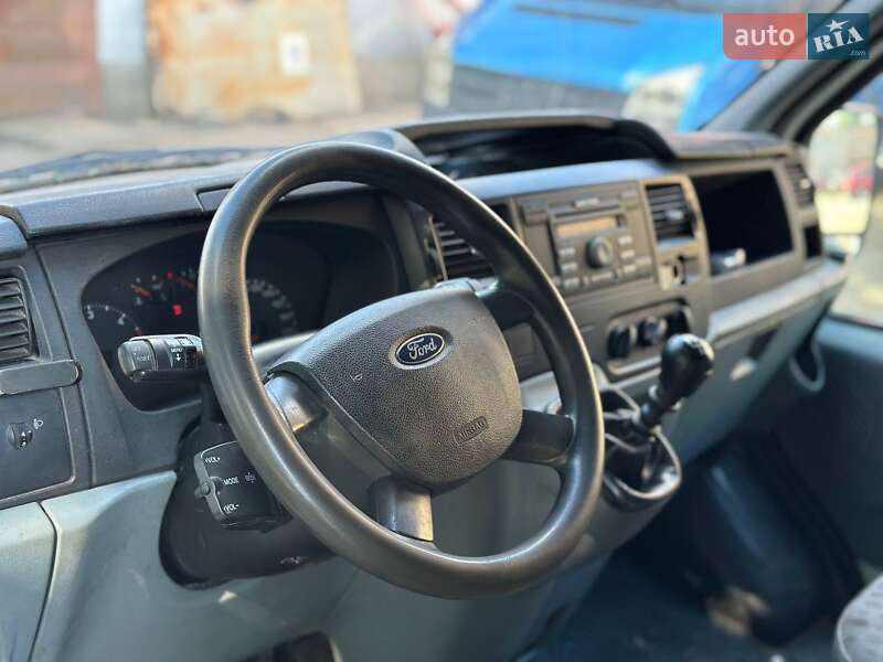 Грузовой фургон Ford Transit 2013 в Киеве