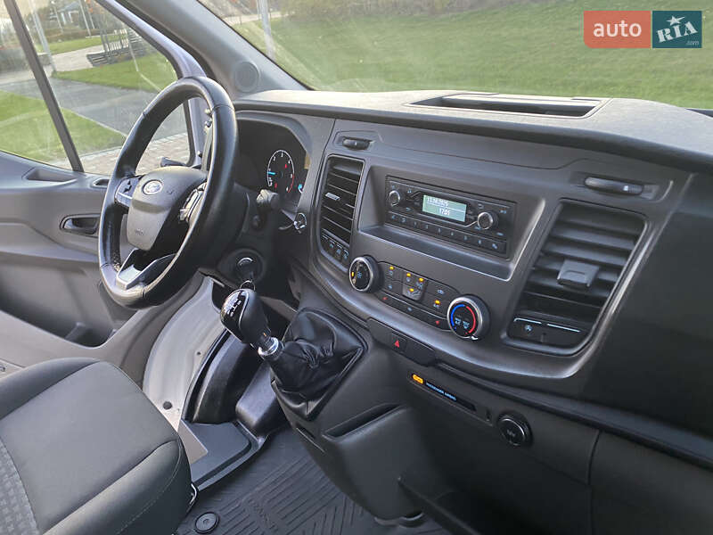 Вантажний фургон Ford Transit 2020 в Ірпені