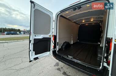 Грузовой фургон Ford Transit 2021 в 
