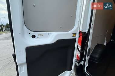 Грузовой фургон Ford Transit 2021 в 