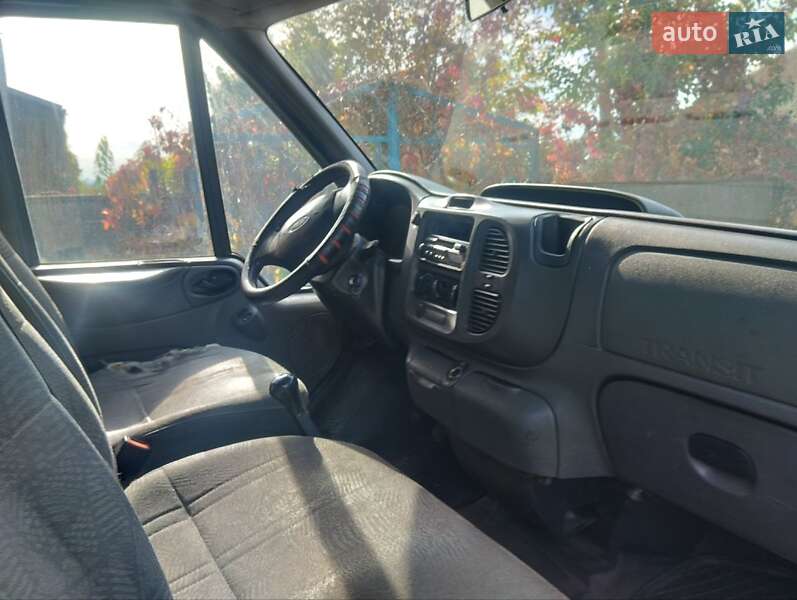 Грузовой фургон Ford Transit 2005 в Никополе