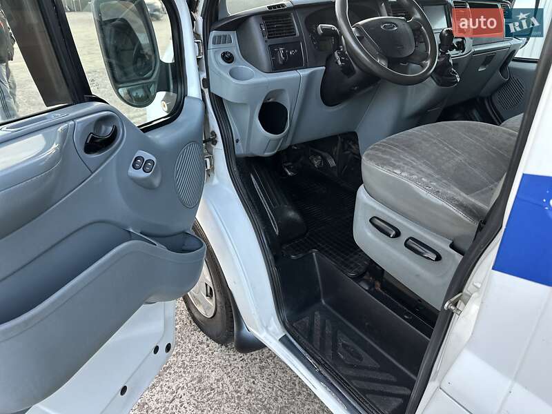 Вантажний фургон Ford Transit 2006 в Калуші