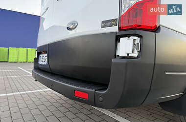 Грузовой фургон Ford Transit 2021 в 