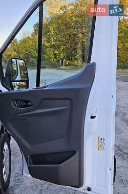 Вантажний фургон Ford Transit 2021 в 