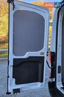 Вантажний фургон Ford Transit 2021 в 