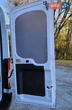 Вантажний фургон Ford Transit 2021 в 