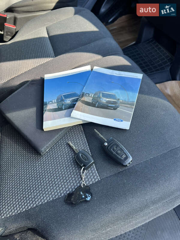 Грузовой фургон Ford Transit 2016 в Дунаевцах