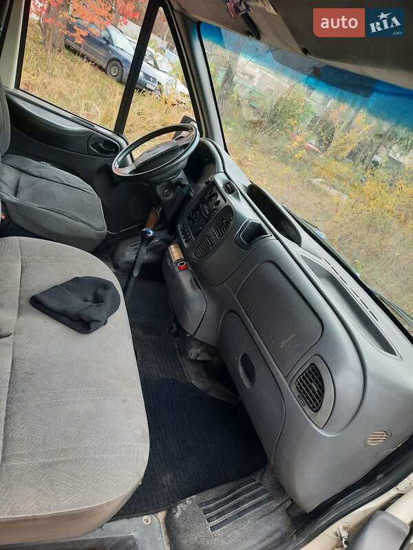 Грузовой фургон Ford Transit 2004 в Тернополе