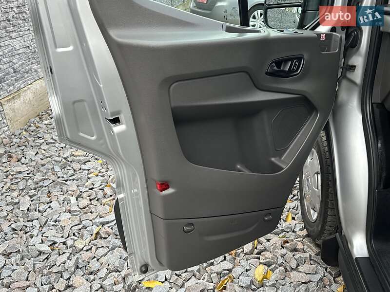 Грузовой фургон Ford Transit 2020 в Ровно