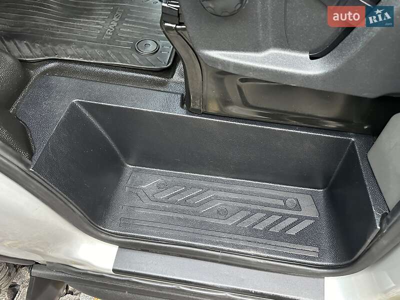 Грузовой фургон Ford Transit 2020 в Ровно