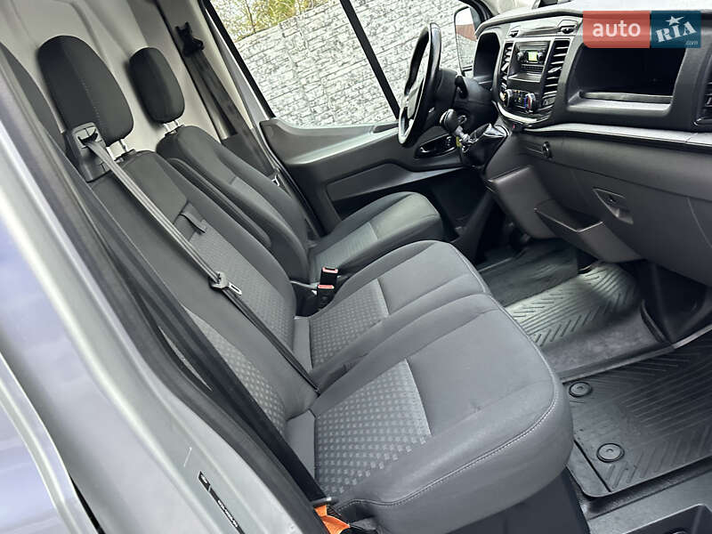 Грузовой фургон Ford Transit 2020 в Ровно
