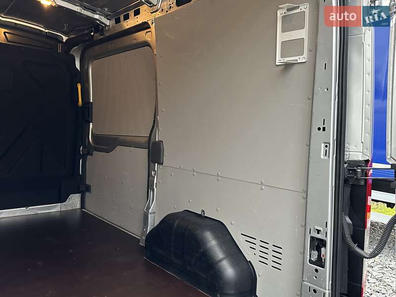Грузовой фургон Ford Transit 2020 в Ровно