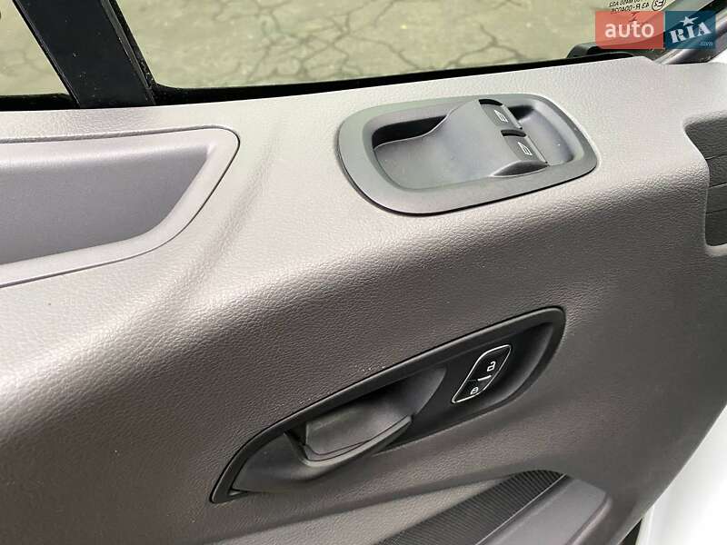 Вантажопасажирський фургон Ford Transit 2023 в Львові фото 15 Вантажопасажирський фургон Ford Transit 2023 в Львові