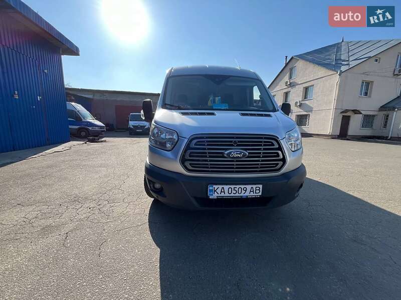 Вантажопасажирський фургон Ford Transit 2015 в Києві