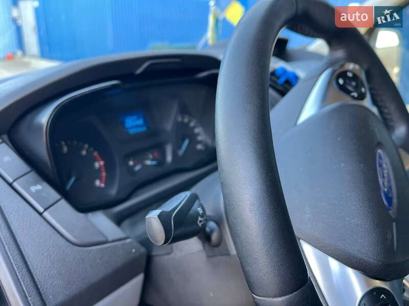 Вантажопасажирський фургон Ford Transit 2015 в Києві