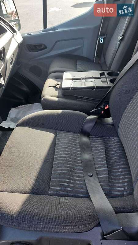 Микроавтобус грузовой (до 3,5т) Ford Transit 2016 в Луцке фото 2 Микроавтобус грузовой (до 3,5т) Ford Transit 2016 в Луцке