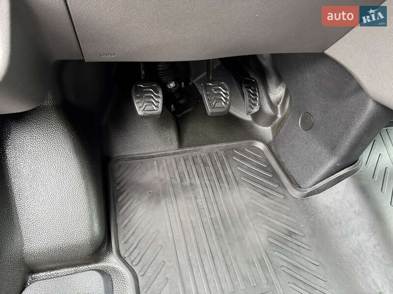 Вантажний фургон Ford Transit 2021 в Ірпені