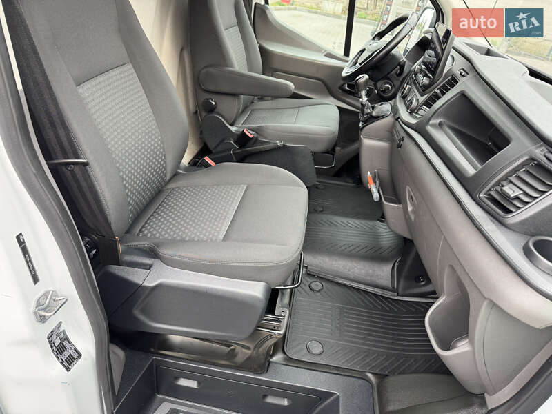 Вантажний фургон Ford Transit 2021 в Ірпені