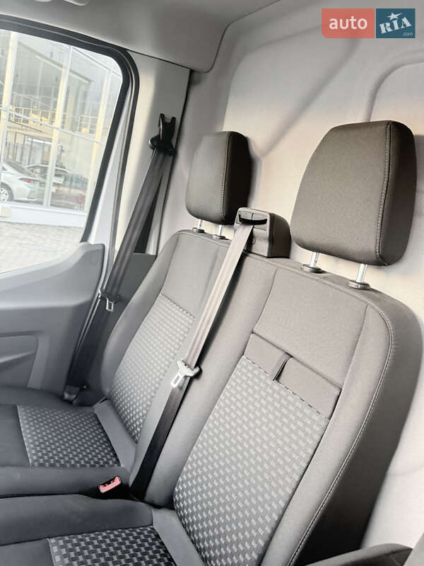 Вантажний фургон Ford Transit 2024 в Чернігові