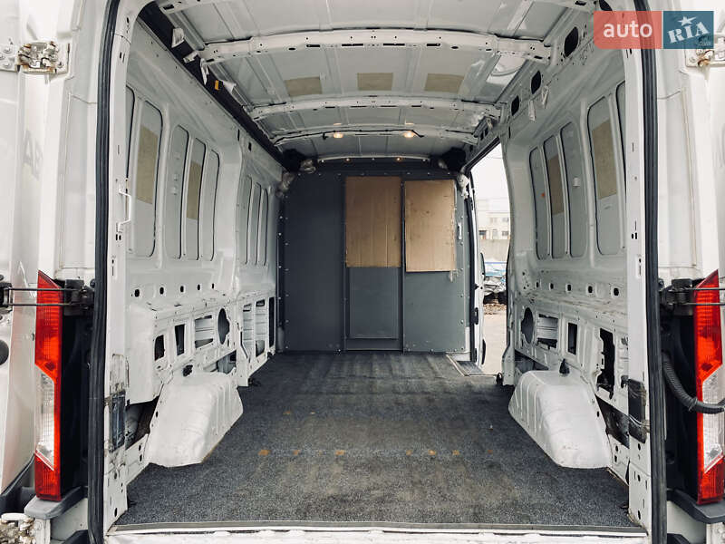 Грузовой фургон Ford Transit 2015 в Киеве фото 7 Грузовой фургон Ford Transit 2015 в Киеве