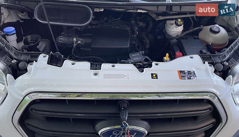Вантажний фургон Ford Transit 2019 в Львові