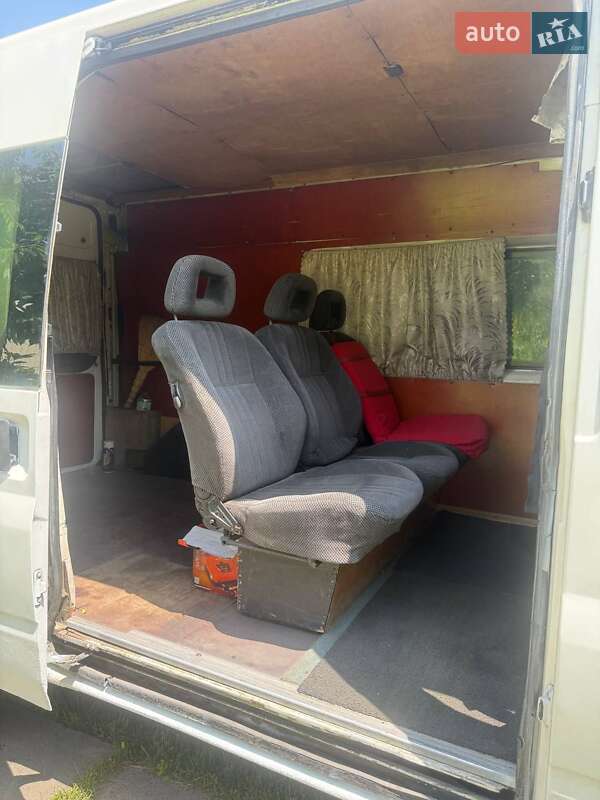 Вантажопасажирський фургон Ford Transit 2001 в Петропавлівській Борщагівці