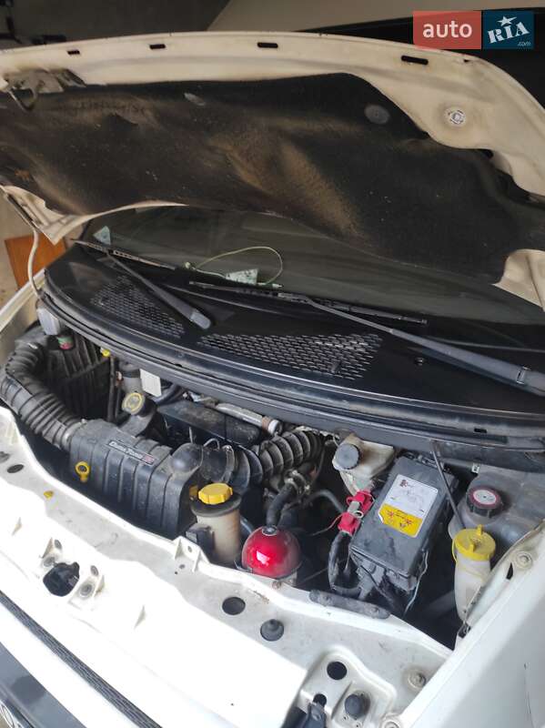 Вантажний фургон Ford Transit 2002 в Виноградові