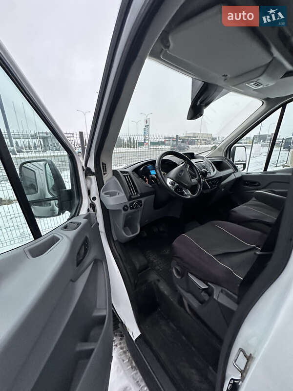 Вантажний фургон Ford Transit 2018 в Львові