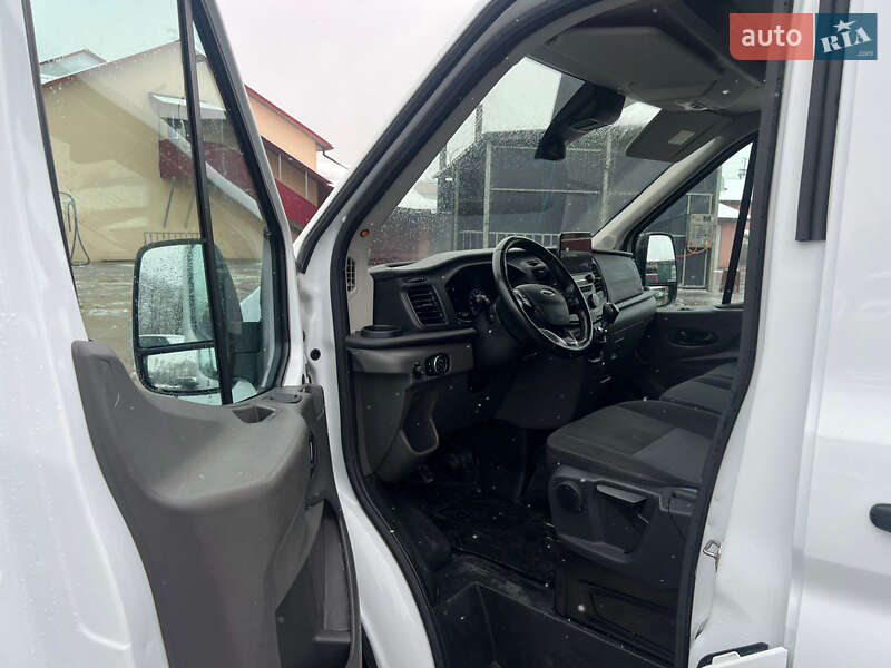 Вантажний фургон Ford Transit 2022 в Бродах