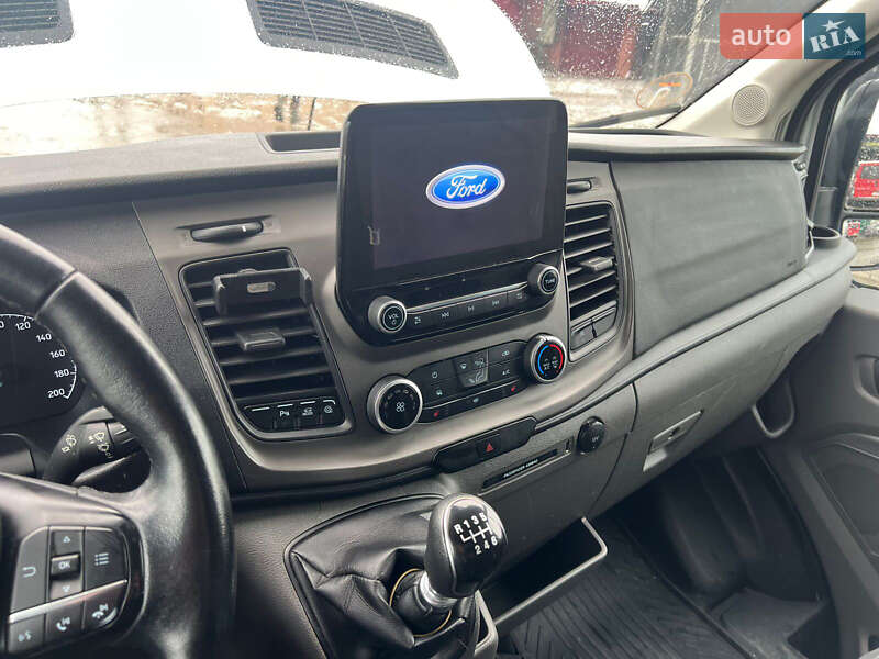 Вантажний фургон Ford Transit 2022 в Бродах