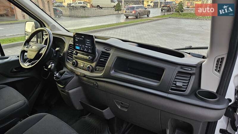 Вантажний фургон Ford Transit 2021 в Бережанах